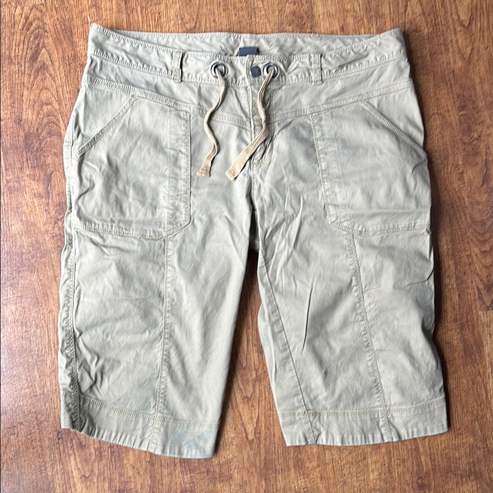 The North‎ Face Tan Capris Lightweight Versatile